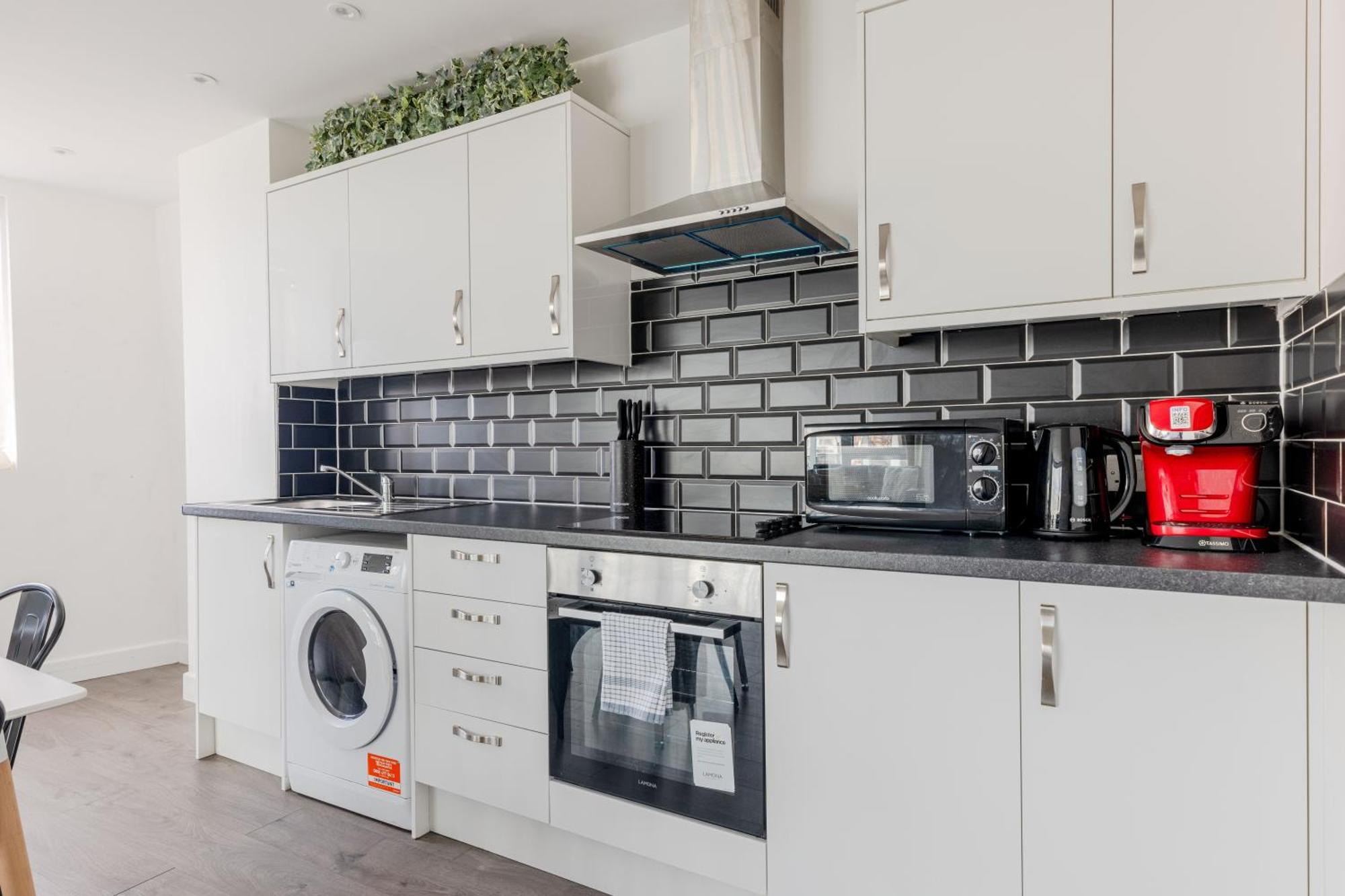 Boutique Vertigo Apartment Central Kingston/London キングストン・アポン・テムズ エクステリア 写真