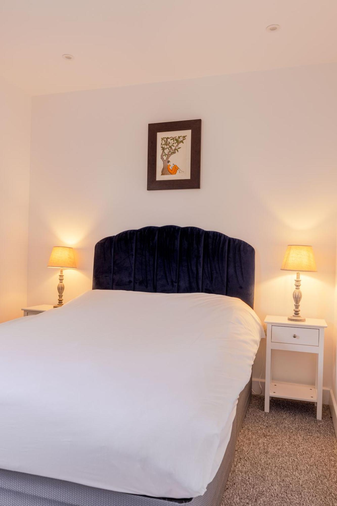 Boutique Vertigo Apartment Central Kingston/London キングストン・アポン・テムズ エクステリア 写真
