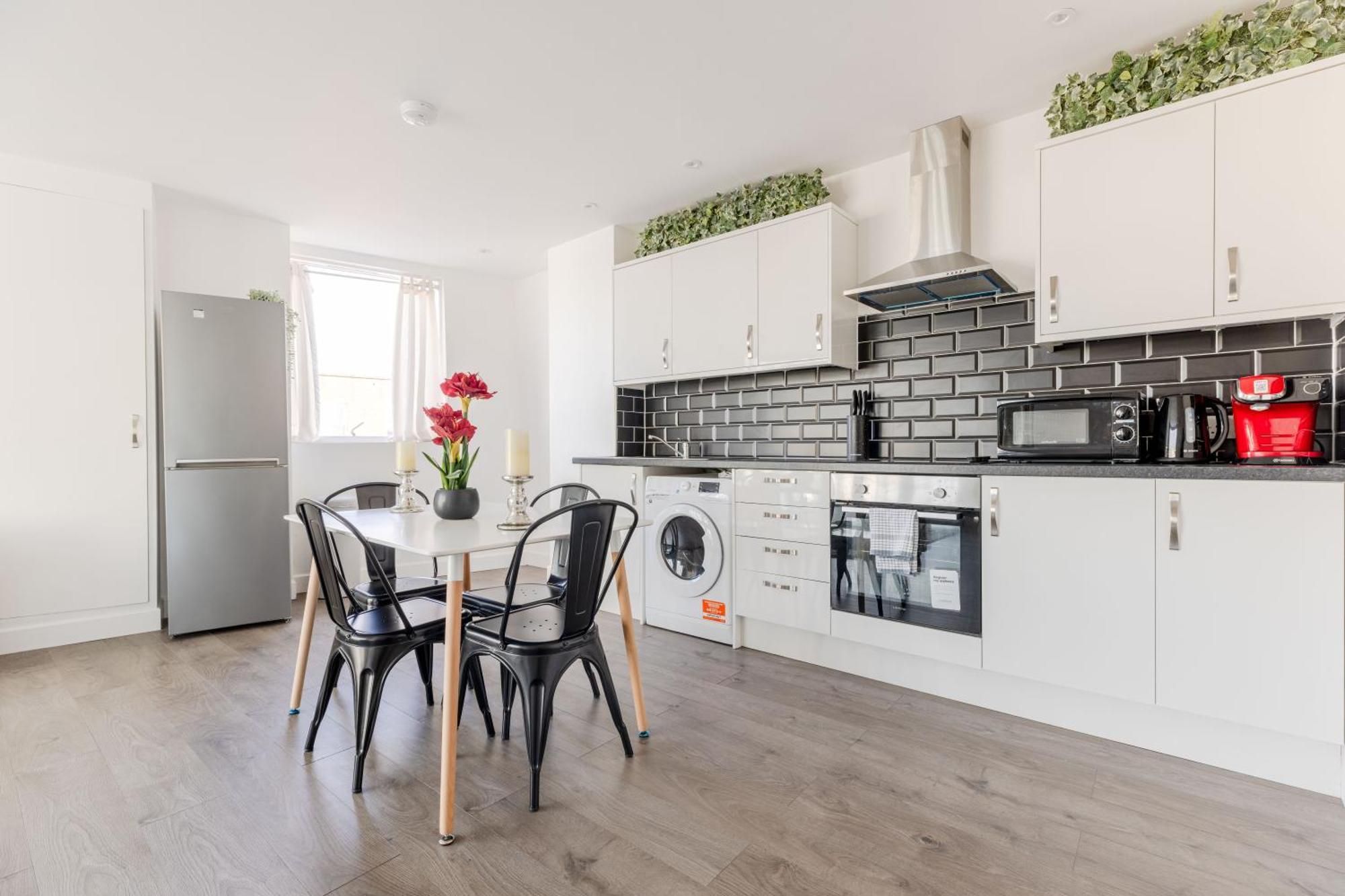 Boutique Vertigo Apartment Central Kingston/London キングストン・アポン・テムズ エクステリア 写真